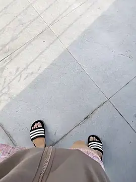 Snapshot of Miky_Lyn chatting on February 15, 2026, 9:08 am Miky Lyn online show from February 15, 2026, 9:08 am