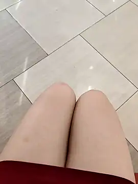 Snapshot of Miky_Lyn chatting on February 10, 2026, 4:33 am Miky Lyn online show from February 10, 2026, 4:33 am