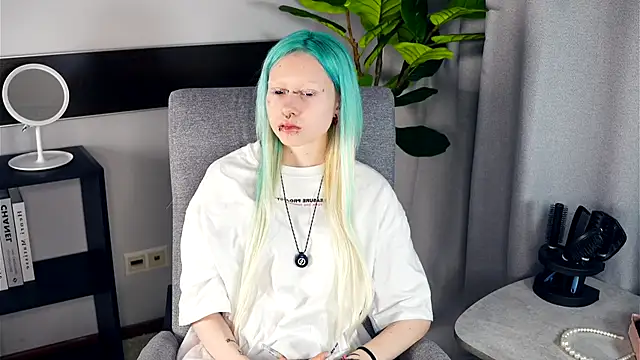 Snapshot of RendaBacke chatting on December 4, 2025, 10:36 am RendaBacke online show from December 4, 2025, 10:36 am