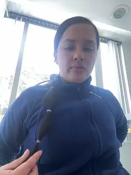 bela miel online show from December 17, 2025, 5:29 pm