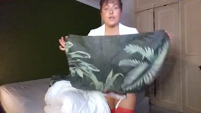 Snapshot of MissRaven_x chatting on January 10, 2026, 8:37 pm MissRaven x online show from January 10, 2026, 8:37 pm