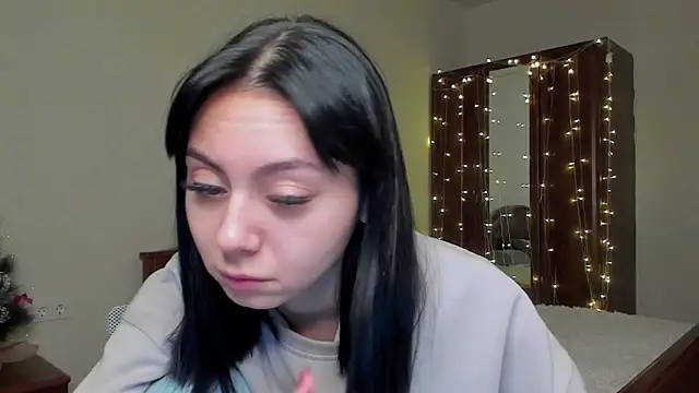 Milana1707 online show from December 18, 2025, 4:39 am