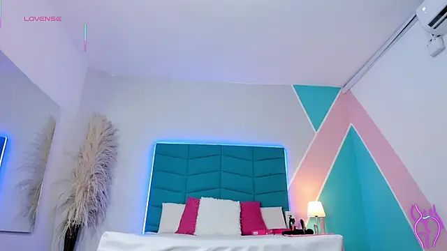  victoria collins  online show from February 27, 2026, 8:08 pm