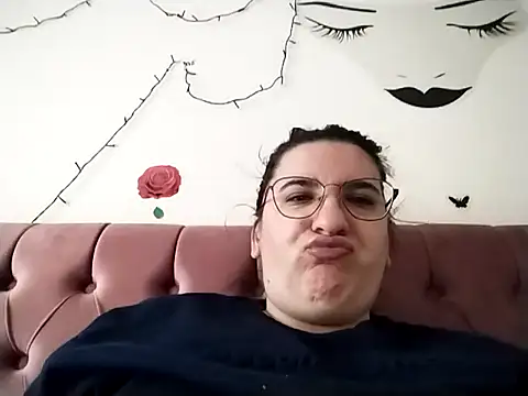 Dana92va online show from February 9, 2026, 11:52 am