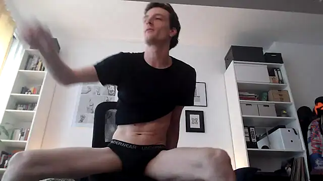 MindlyXXX online show from October 16, 2025, 12:02 pm