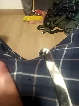 Valencianoo411 online show from December 2, 2025, 11:17 pm