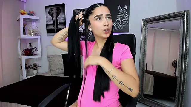 Snapshot of mialiore chatting on February 13, 2026, 12:38 pm mialiore online show from February 13, 2026, 12:38 pm