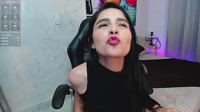 Snapshot of mialiore chatting on February 17, 2026, 12:35 pm mialiore online show from February 17, 2026, 12:35 pm