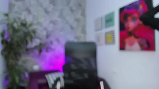 mialiore online show from January 5, 2026, 5:27 pm