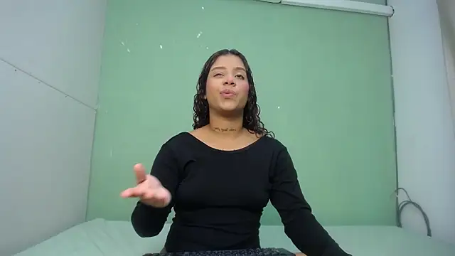 Snapshot of CRAZY_PARTYY_ chatting on December 3, 2025, 10:09 pm CRAZY PARTYY online show from December 3, 2025, 10:09 pm