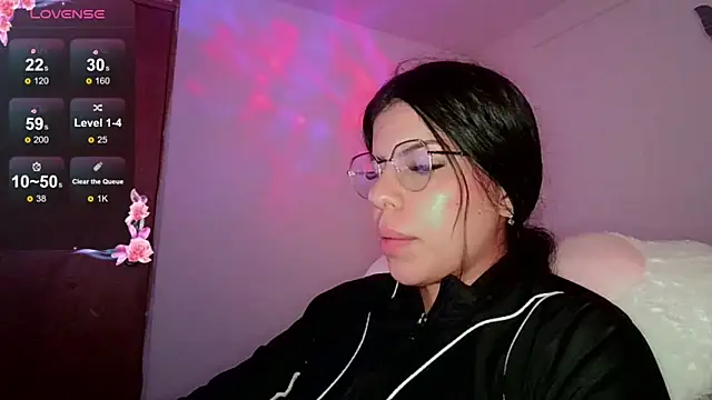Snapshot of Adararouse1 chatting on April 23, 2026, 8:32 pm Adararouse1 online show from April 23, 2026, 8:32 pm