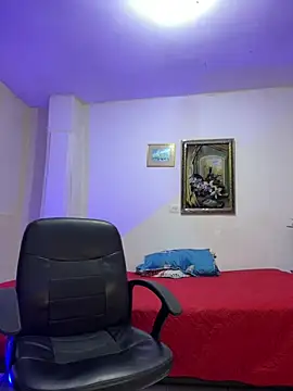 williamsmiiths16 online show from February 13, 2026, 3:28 am