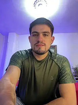 williamsmiiths16 online show from February 11, 2026, 3:06 am