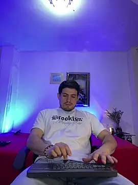 williamsmiiths16 online show from April 4, 2026, 10:16 pm