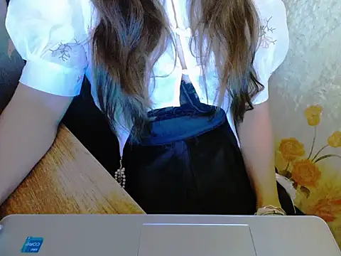Snapshot of maian_love chatting on June 15, 2026, 6:51 pm maian love online show from June 15, 2026, 6:51 pm