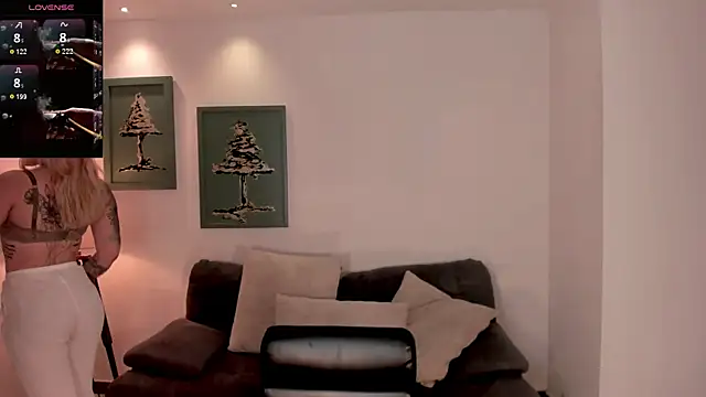 MadisonKane online show from November 27, 2025, 7:03 pm