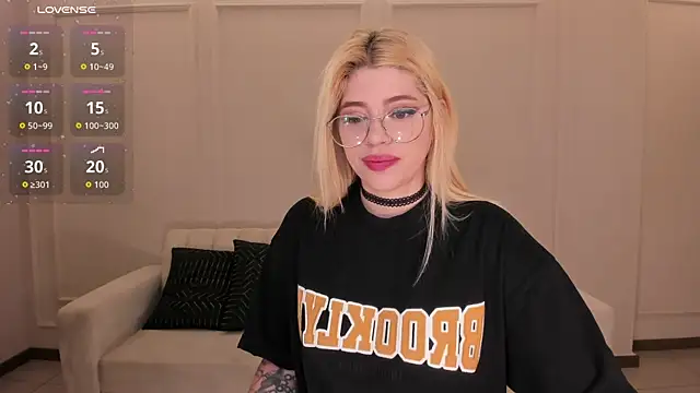 Snapshot of MadisonKane chatting on January 15, 2026, 11:13 am MadisonKane online show from January 15, 2026, 11:13 am