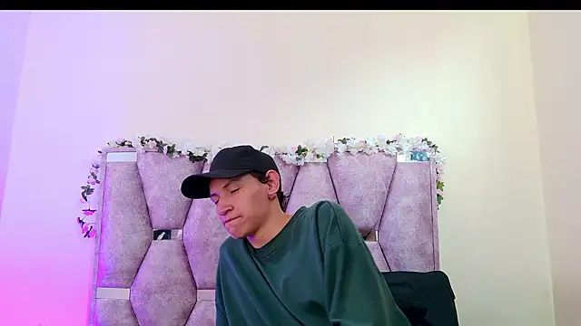 iris and damian online show from March 6, 2026, 5:19 pm