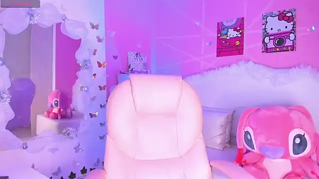 isabella castillo  online show from January 17, 2026, 9:18 pm