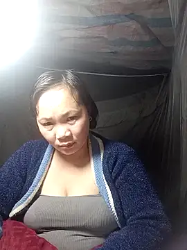 ava-dellght online show from December 17, 2025, 12:21 pm