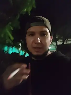 GideonCartie online show from December 4, 2025, 2:54 am