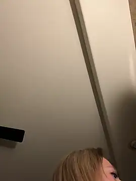 Snapshot of MissyLovelace chatting on February 14, 2026, 12:27 pm MissyLovelace online show from February 14, 2026, 12:27 pm