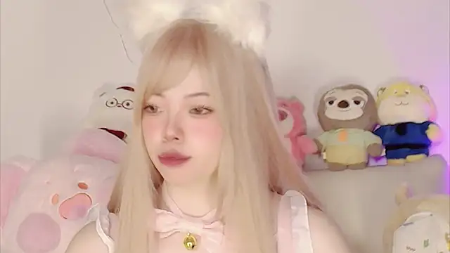 Snapshot of Miyeoonn chatting on January 17, 2026, 2:26 am Miyeoonn online show from January 17, 2026, 2:26 am