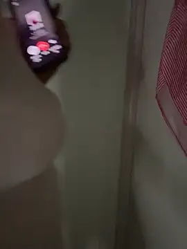 luckybaby666999 online show from April 16, 2026, 11:40 pm