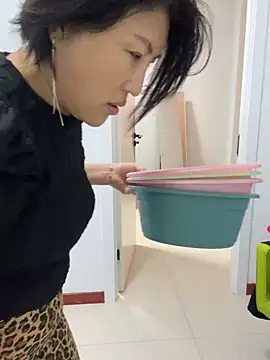 luckybaby666999 online show from April 15, 2026, 8:20 am