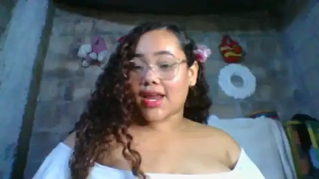 modeloxtz online show from January 18, 2026, 11:52 pm