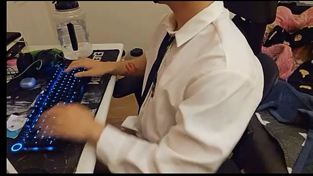 Snapshot of ttkk12132 chatting on December 17, 2025, 9:36 am ttkk12132 online show from December 17, 2025, 9:36 am