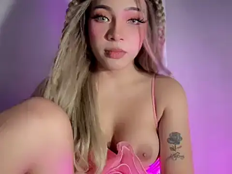 Soffywantsyou18 online show from February 17, 2026, 10:56 am