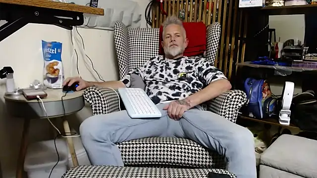 FeNyx Flayme online show from February 3, 2026, 8:19 am