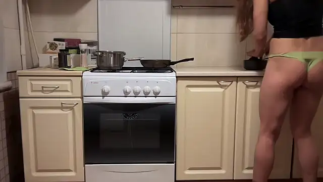 Snapshot of MALVINA0077 chatting on December 22, 2025, 11:38 pm MALVINA0077 online show from December 22, 2025, 11:38 pm