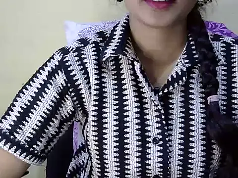 Snapshot of Shab_M chatting on July 7, 2026, 9:24 am Shab M online show from July 7, 2026, 9:24 am