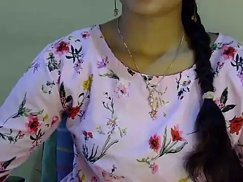 Snapshot of Shab_M chatting on July 13, 2026, 7:18 am Shab M online show from July 13, 2026, 7:18 am