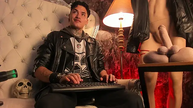 AlecBanne online show from April 13, 2026, 10:58 pm