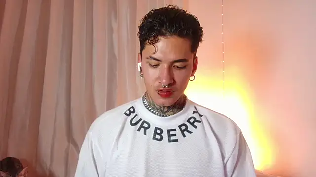 Snapshot of AlecBanne chatting on January 11, 2026, 3:57 am AlecBanne online show from January 11, 2026, 3:57 am