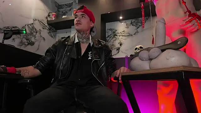 Snapshot of AlecBanne chatting on February 9, 2026, 11:36 pm AlecBanne online show from February 9, 2026, 11:36 pm