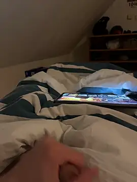 hannes256102 online show from April 5, 2026, 9:43 pm