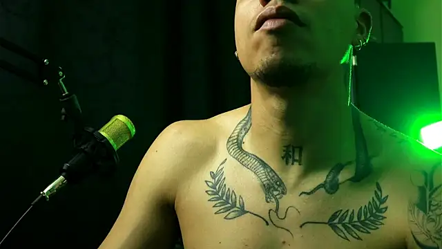 Snapshot of FindomForMe chatting on December 18, 2025, 9:40 pm FindomForMe online show from December 18, 2025, 9:40 pm