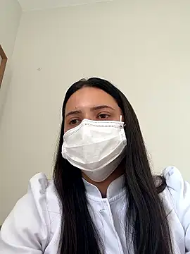 flor model online show from January 18, 2026, 5:16 pm