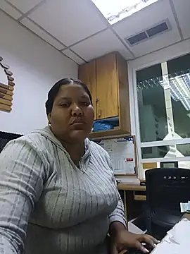 Snapshot of VaneandRossy chatting on May 16, 2026, 10:03 am VaneandRossy online show from May 16, 2026, 10:03 am