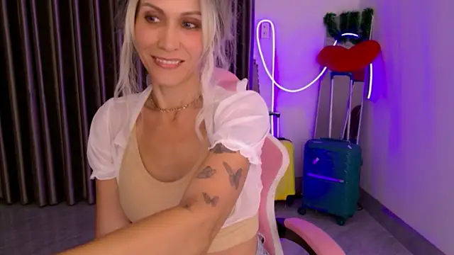 Snapshot of betty_xoxoo chatting on February 17, 2026, 1:30 pm betty xoxoo online show from February 17, 2026, 1:30 pm