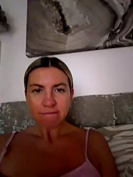 Britney HartX online show from December 4, 2025, 11:15 pm