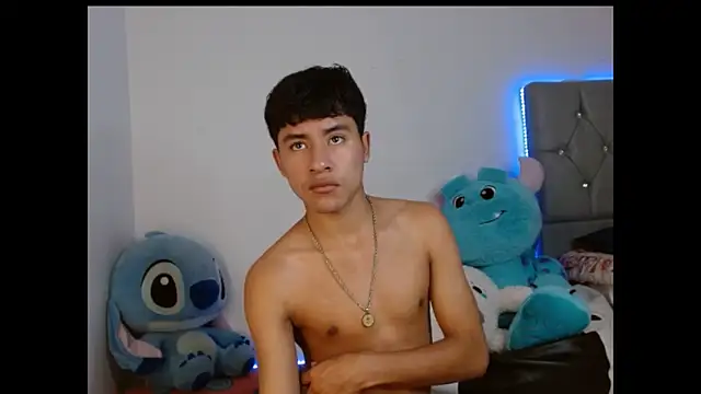 Sebas Ross04 online show from March 4, 2026, 9:33 pm