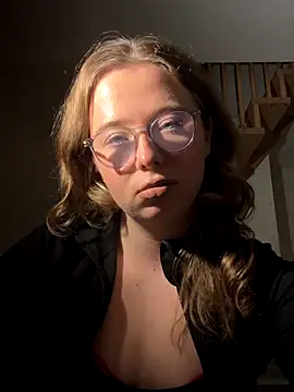 GermanRose online show from December 15, 2025, 7:31 pm