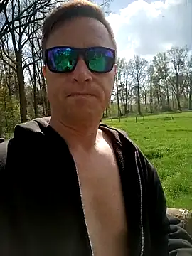Snapshot of jefflatex45 chatting on April 14, 2026, 11:04 am jefflatex45 online show from April 14, 2026, 11:04 am