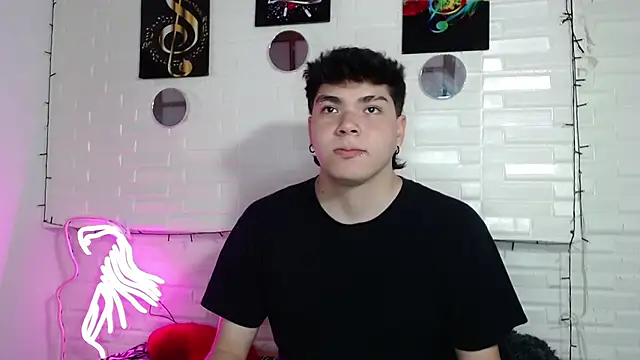 Snapshot of Dylan_fooxx chatting on December 18, 2025, 7:29 pm Dylan fooxx online show from December 18, 2025, 7:29 pm