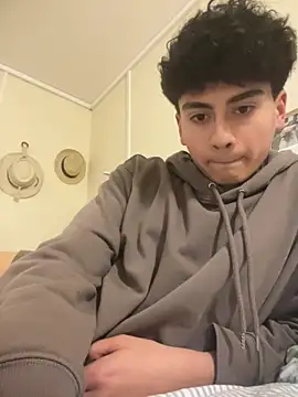 hungspanishtwink online show from January 11, 2026, 7:32 pm